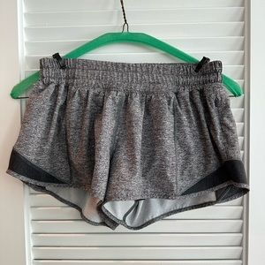 Lululemon Hotty Hot Shorts 2.5”